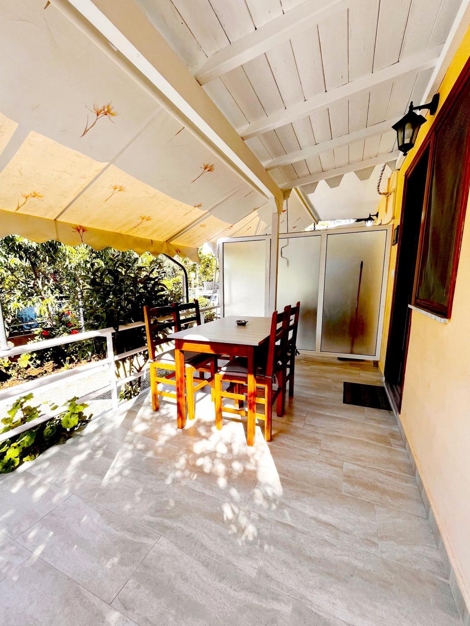 Garden Rooms Himare Exterior photo