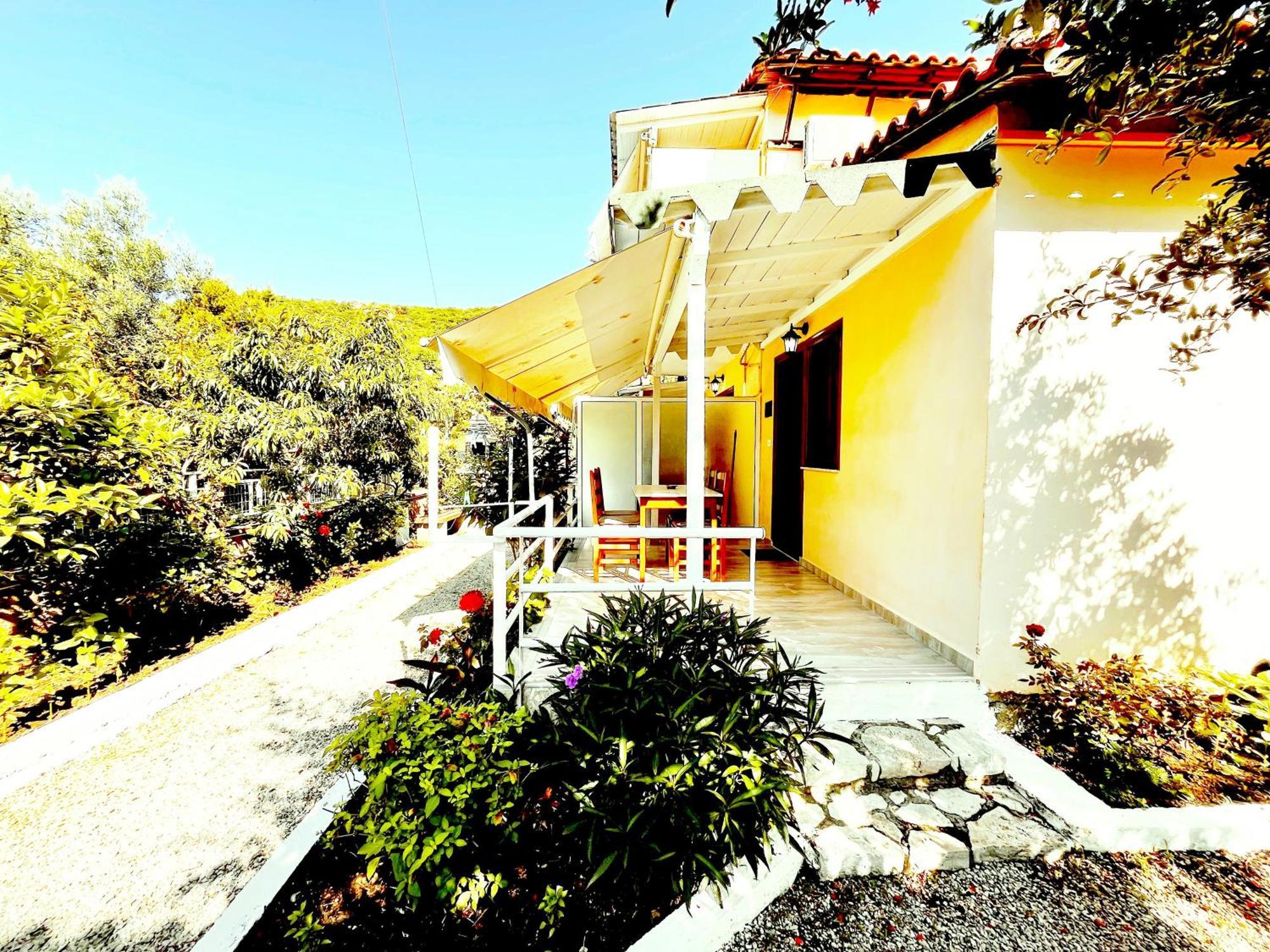 Garden Rooms Himare Exterior photo
